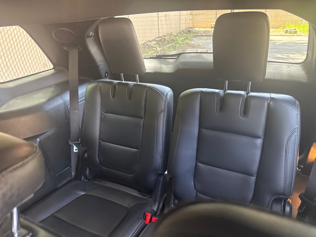 Photo 14 of this FORD EXPLORER