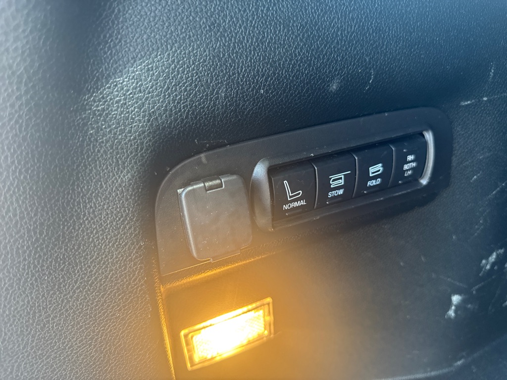 Photo 19 of this FORD EXPLORER
