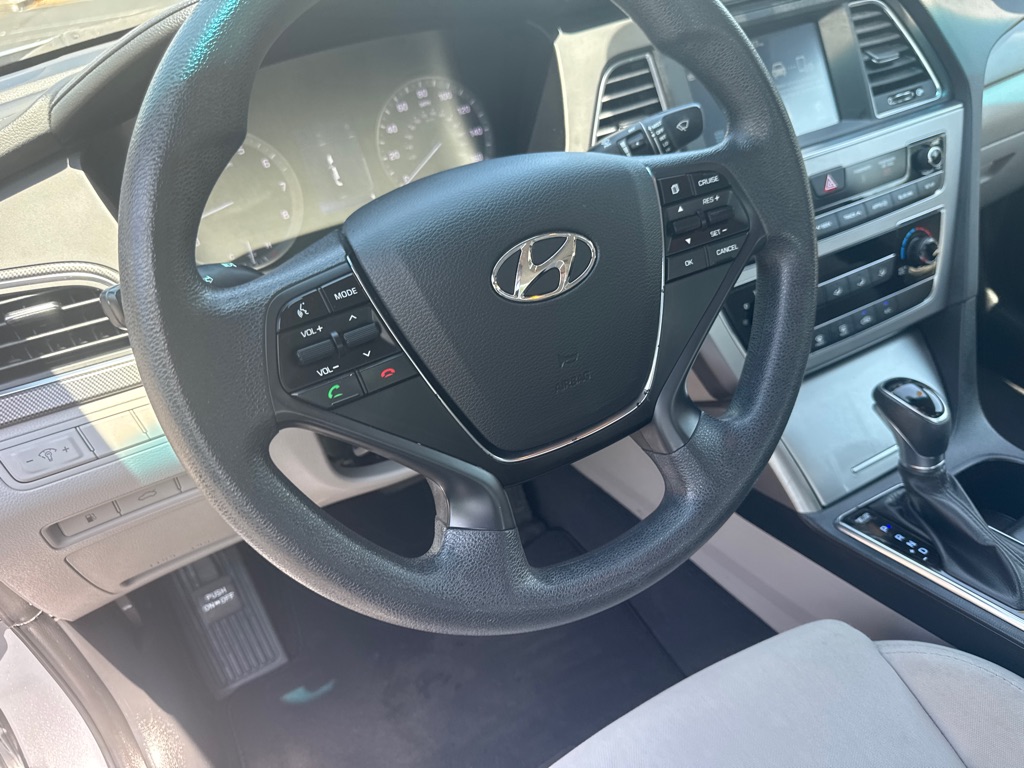 Photo 27 of this HYUNDAI SONATA