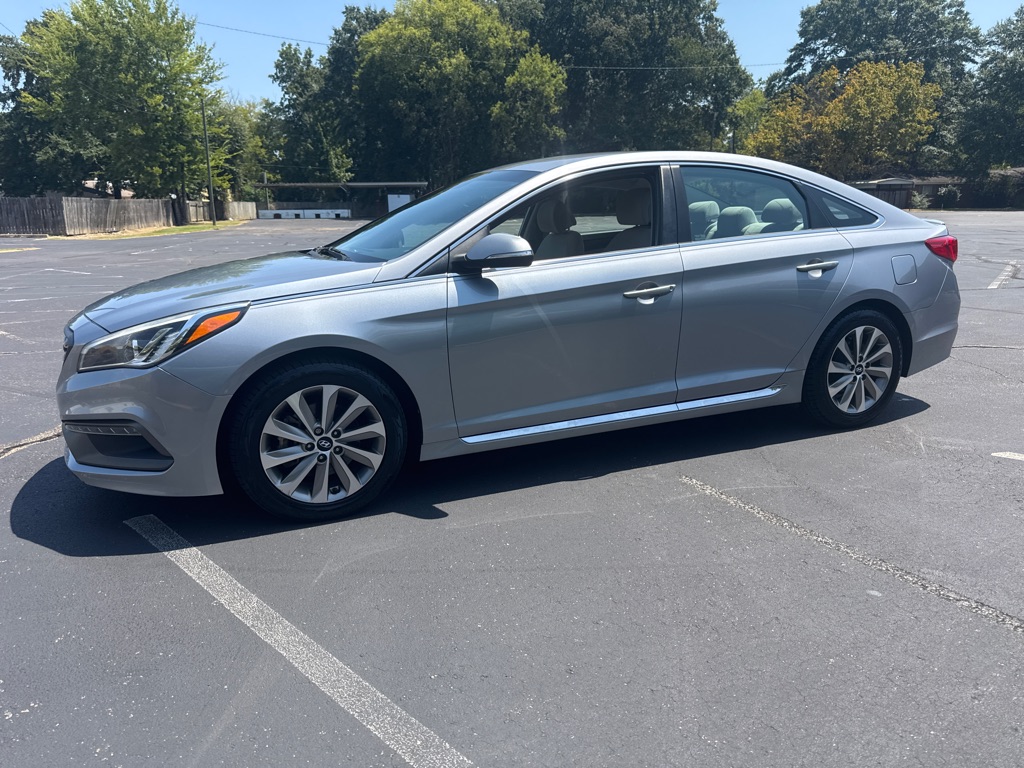 Photo 38 of this HYUNDAI SONATA