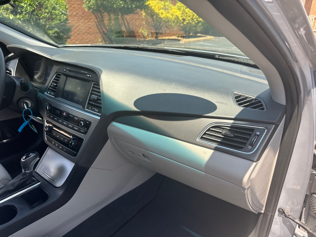 Photo 22 of this HYUNDAI SONATA