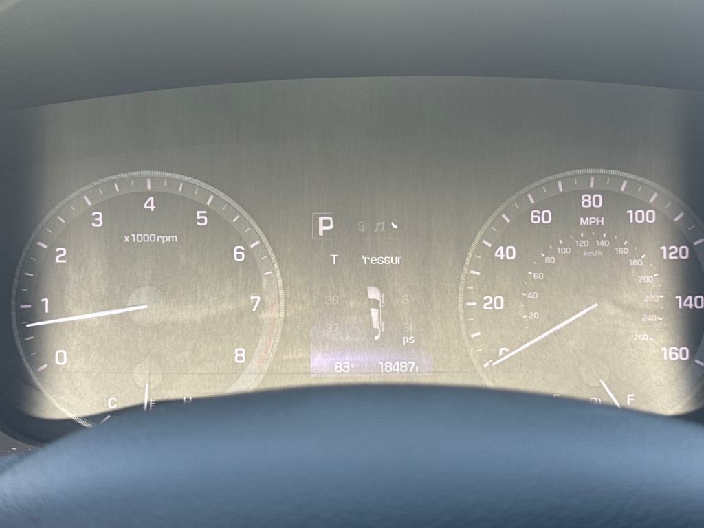 Photo 31 of this HYUNDAI SONATA