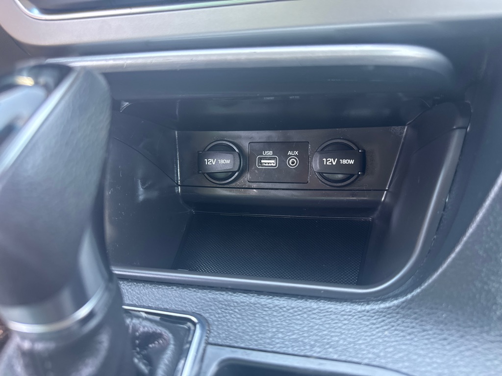 Photo 37 of this HYUNDAI SONATA