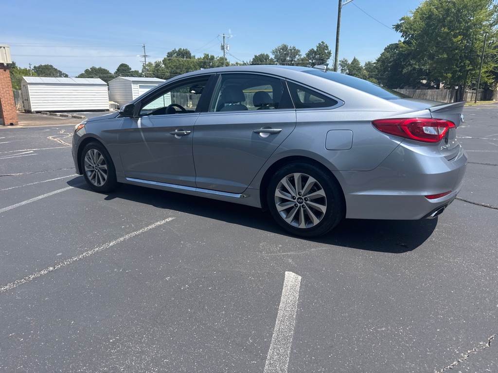 Photo 2 of this HYUNDAI SONATA