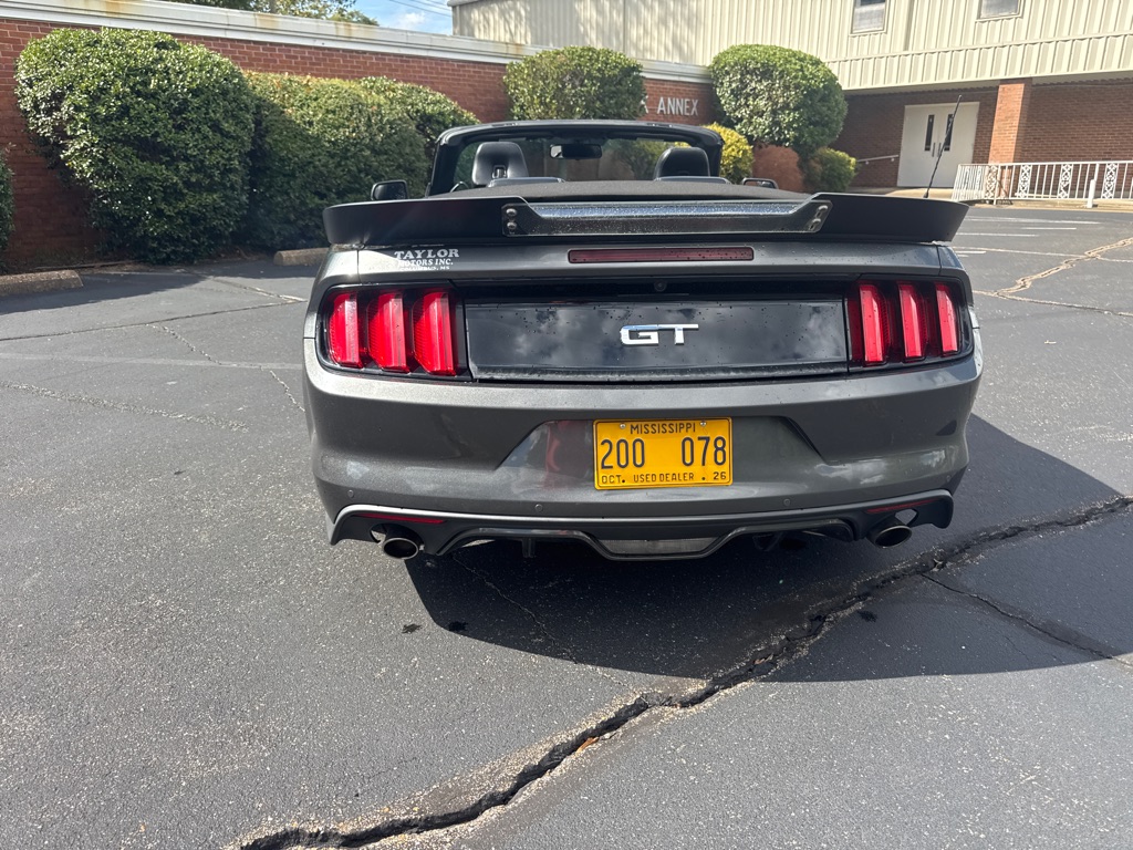 Photo 3 of this FORD MUSTANG
