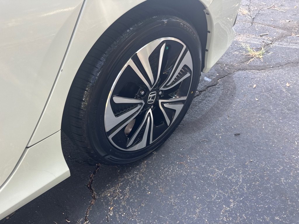 Photo 11 of this HONDA CIVIC
