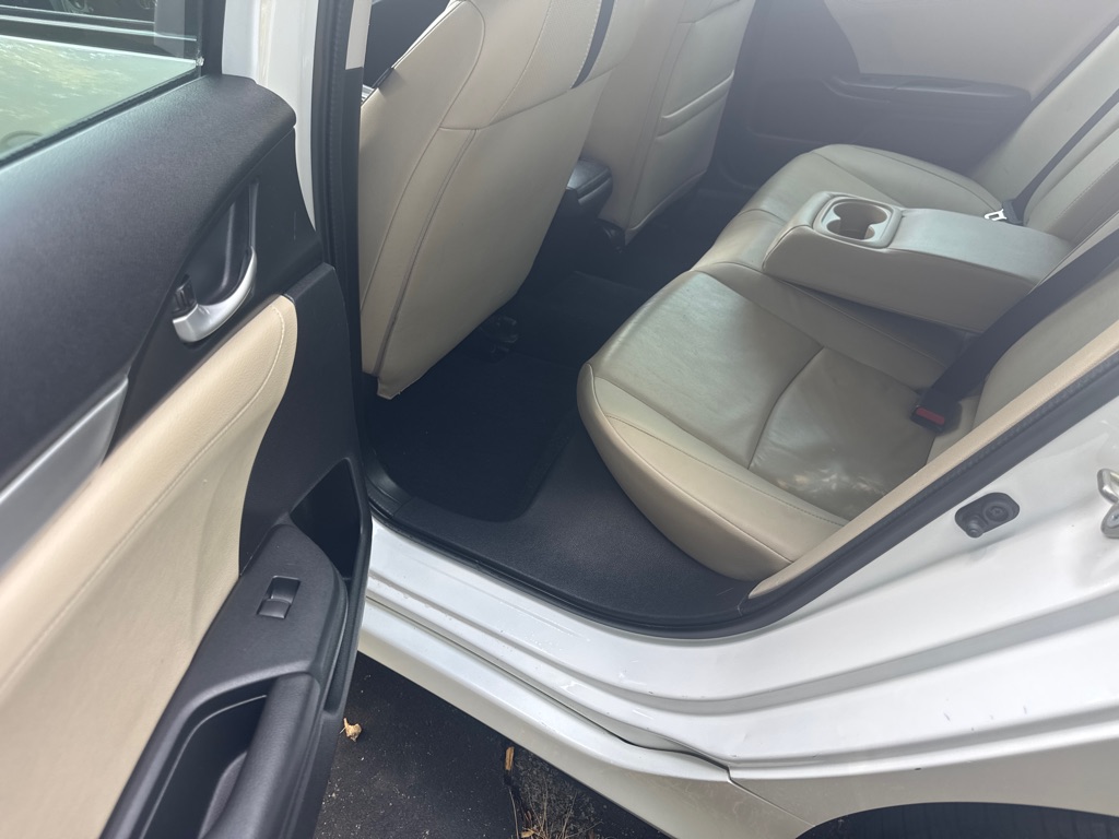 Photo 12 of this HONDA CIVIC