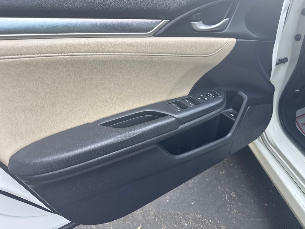 Photo 26 of this HONDA CIVIC