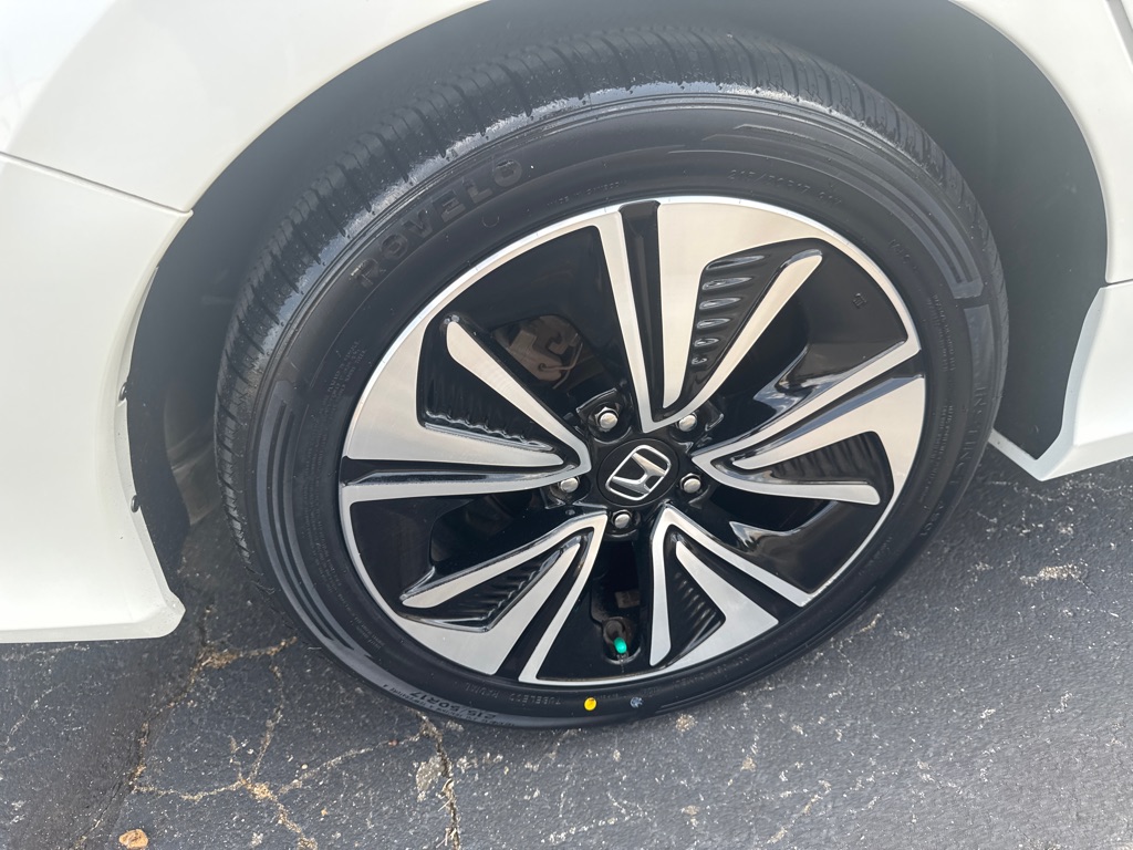 Photo 17 of this HONDA CIVIC