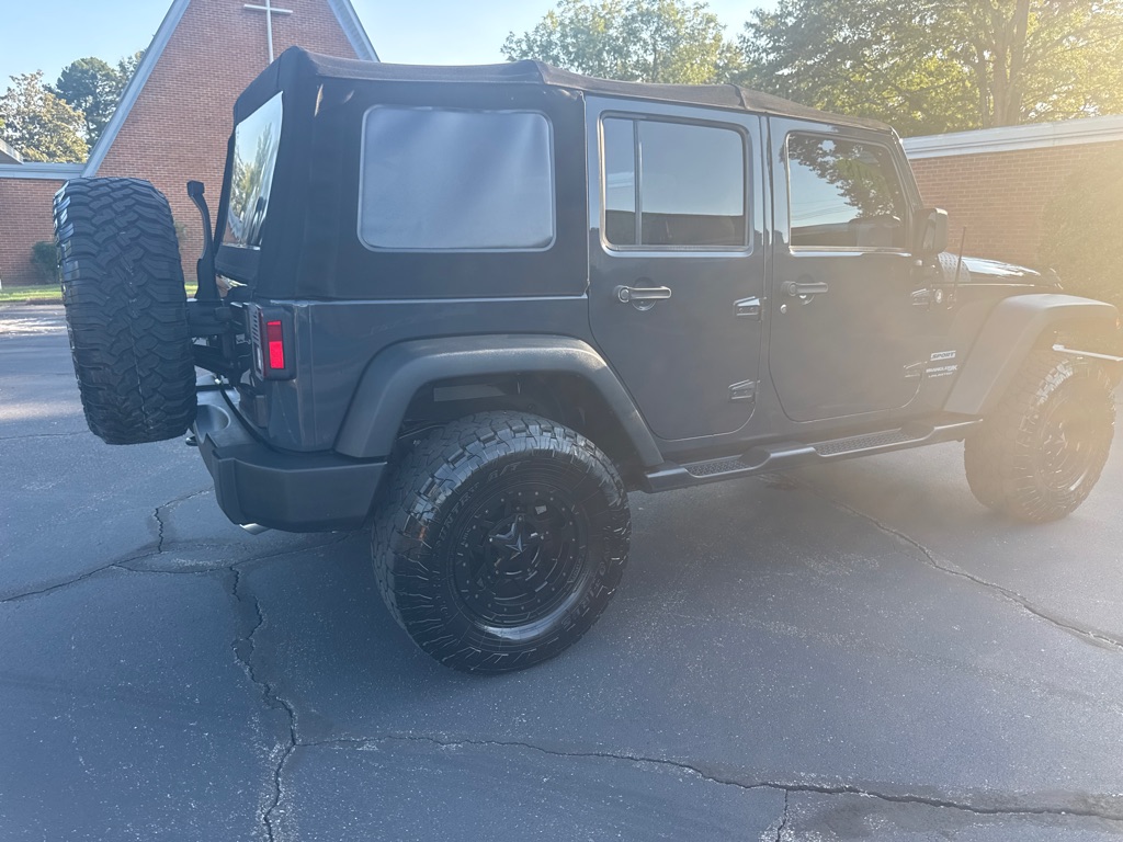 Photo 5 of this JEEP WRANGLER UNLIMI