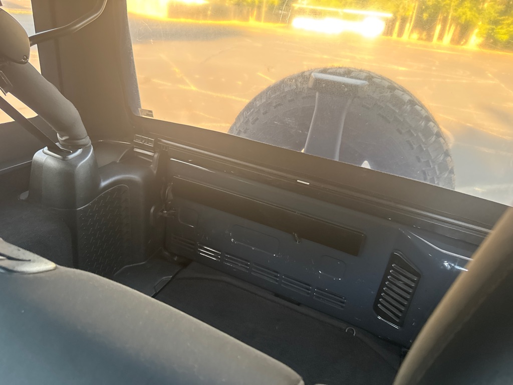 Photo 16 of this JEEP WRANGLER UNLIMI