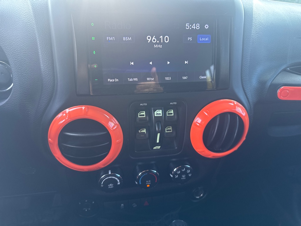 Photo 44 of this JEEP WRANGLER UNLIMI