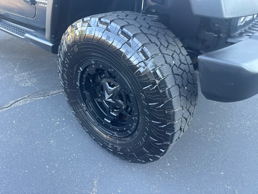 Photo 8 of this JEEP WRANGLER UNLIMI