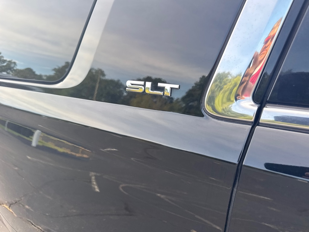 Photo 6 of this GMC YUKON