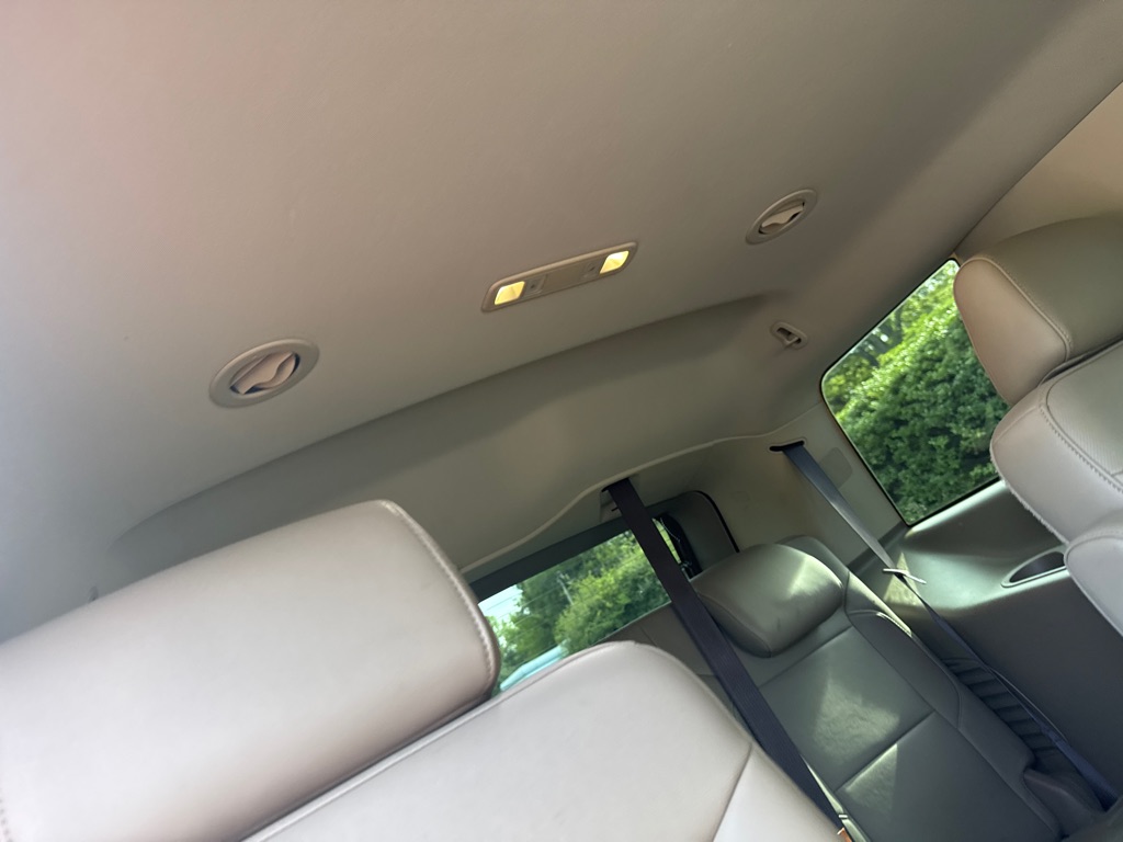 Photo 32 of this GMC YUKON