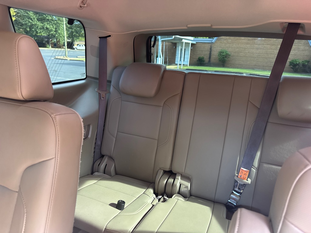 Photo 18 of this GMC YUKON