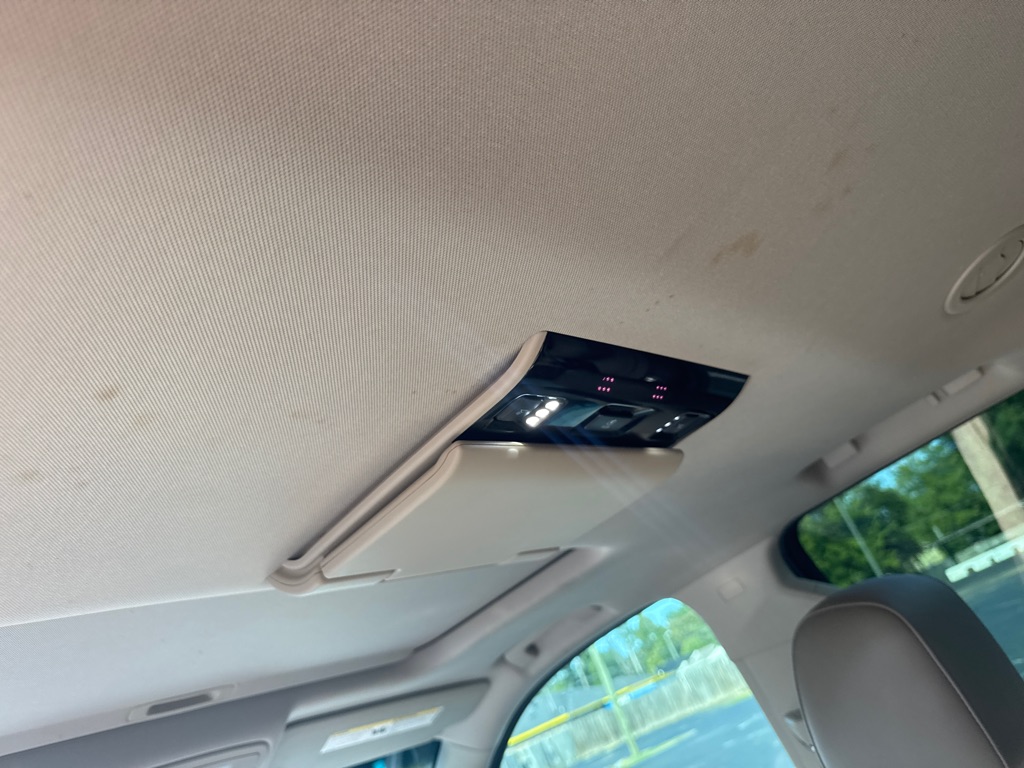 Photo 16 of this GMC YUKON