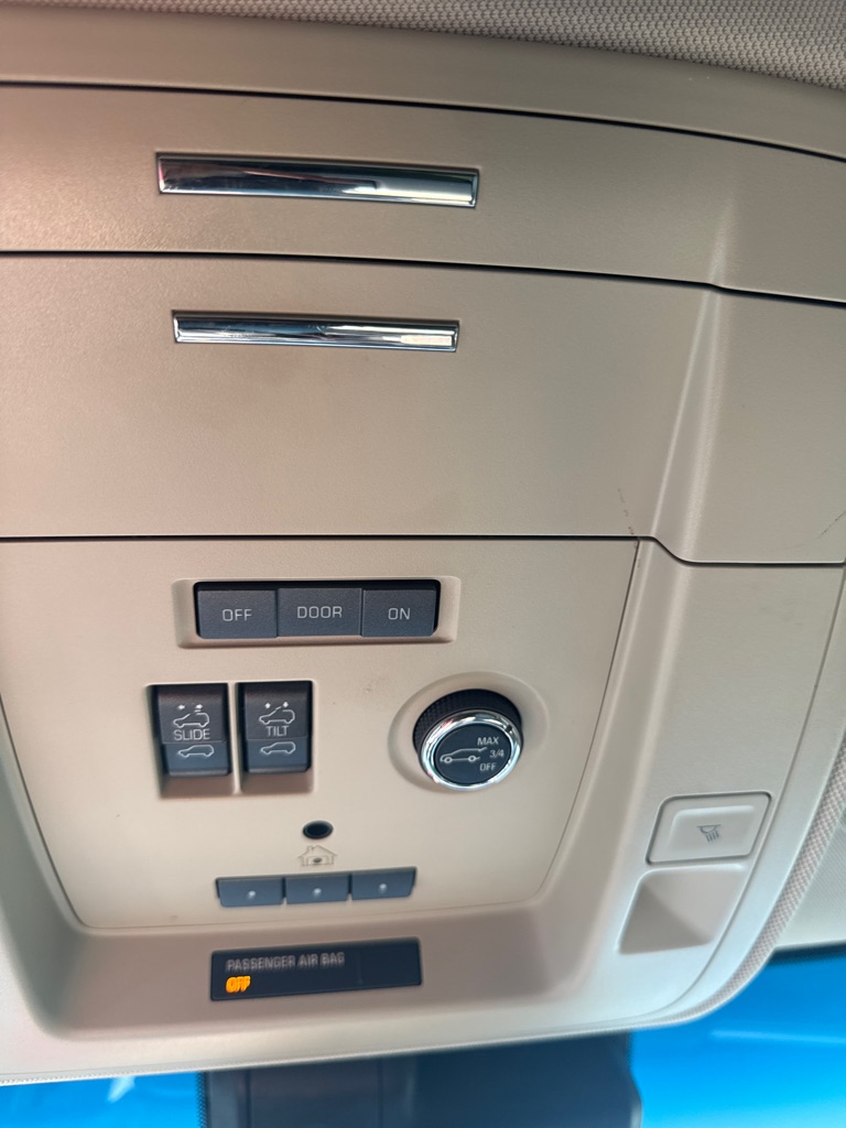 Photo 47 of this GMC YUKON