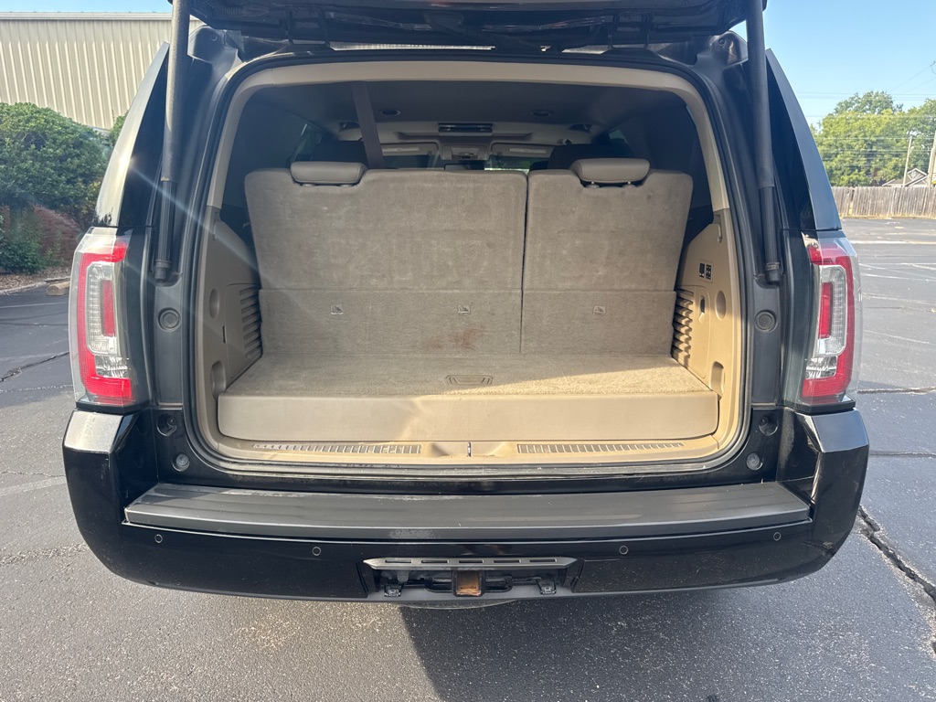 Photo 21 of this GMC YUKON