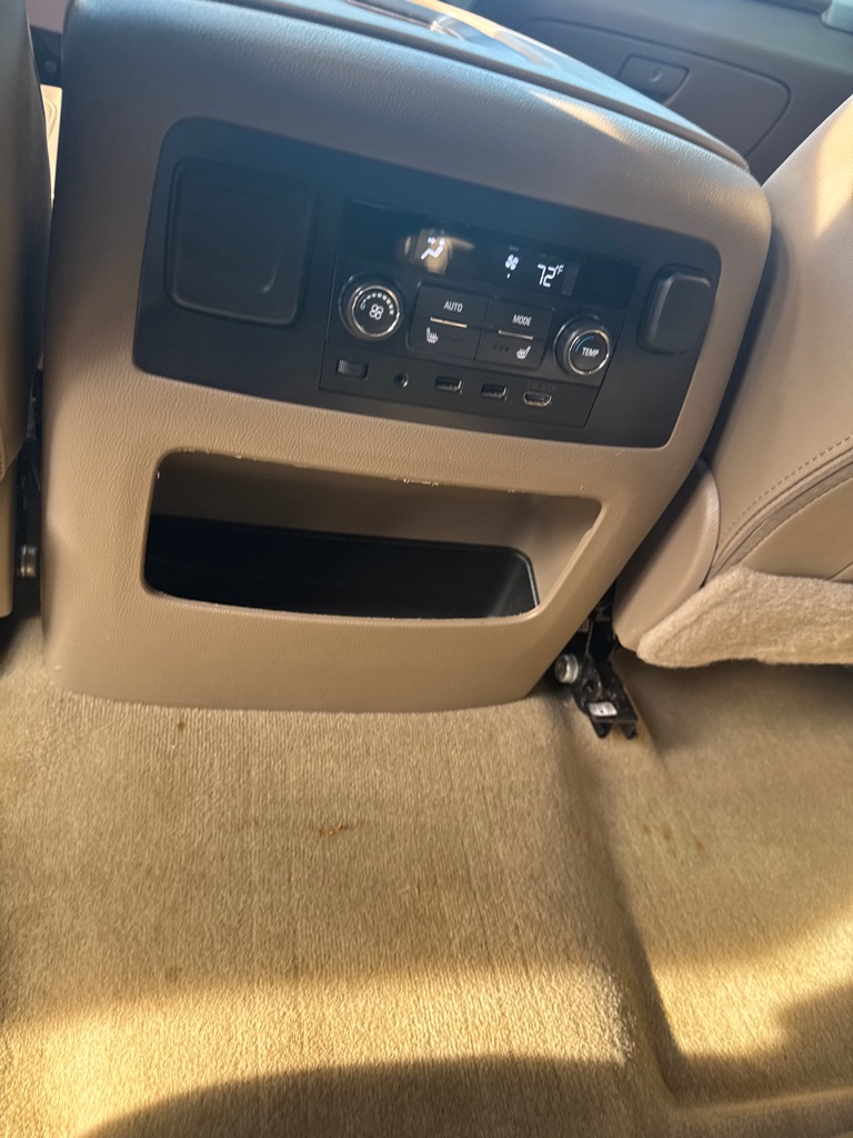 Photo 17 of this GMC YUKON