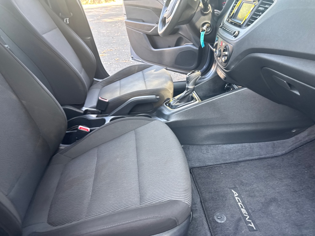 Photo 22 of this HYUNDAI ACCENT