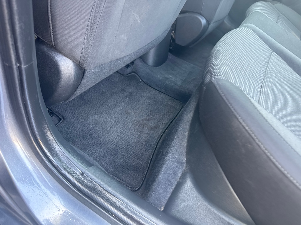 Photo 12 of this HYUNDAI ACCENT