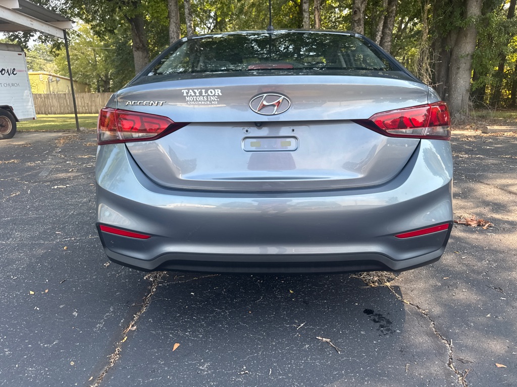 Photo 3 of this HYUNDAI ACCENT
