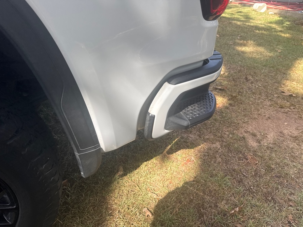 Photo 14 of this GMC SIERRA
