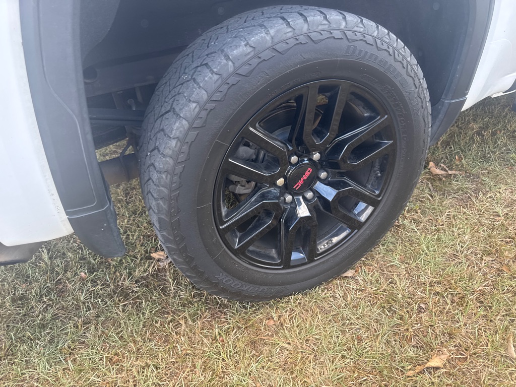 Photo 28 of this GMC SIERRA