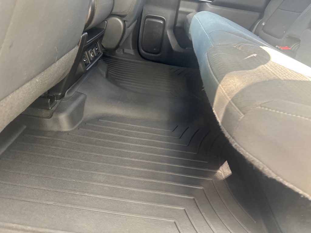 Photo 16 of this GMC SIERRA