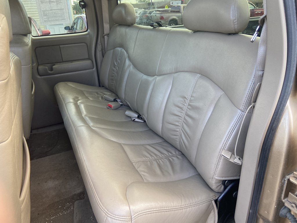 Photo 12 of this CHEVROLET SILVERADO 2500