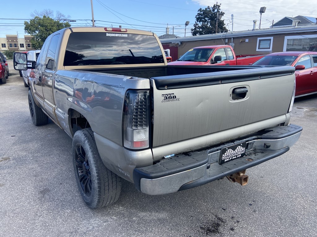 Photo 3 of this CHEVROLET SILVERADO 2500