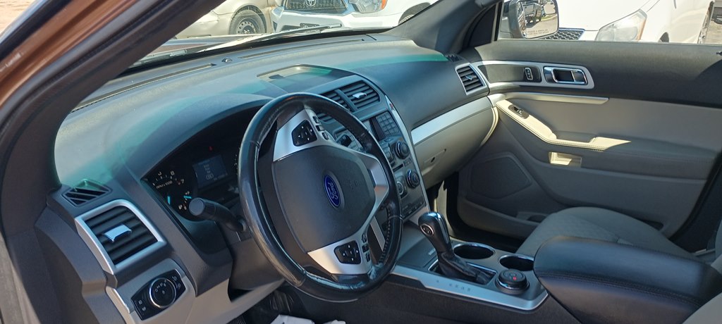 Photo 17 of this FORD EXPLORER