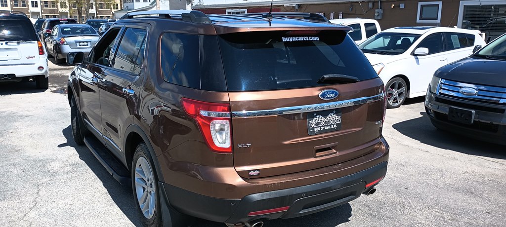 Photo 3 of this FORD EXPLORER