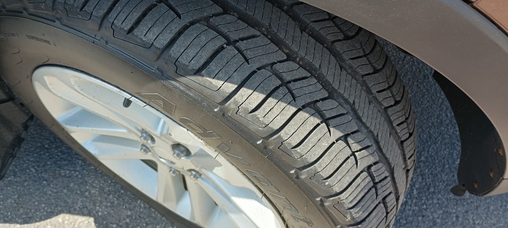 Photo 15 of this FORD EXPLORER