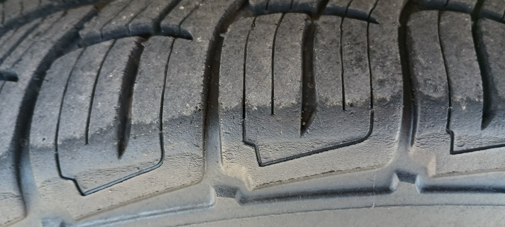 Photo 16 of this FORD EXPLORER