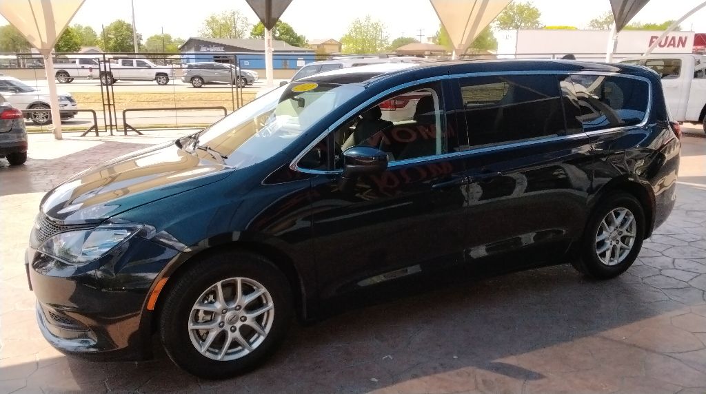 2022 Chrysler Voyager #7
