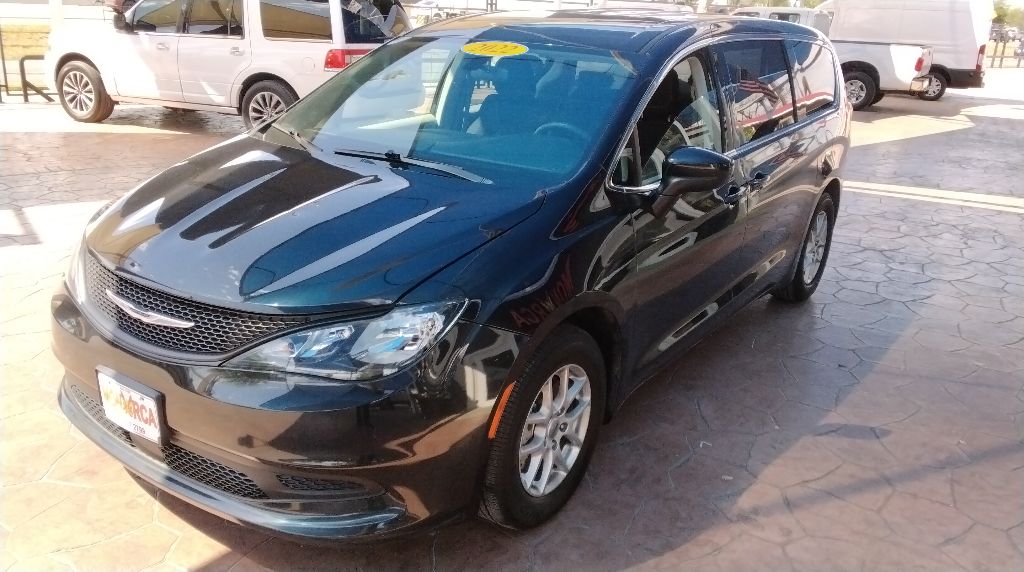 2022 Chrysler Voyager #5