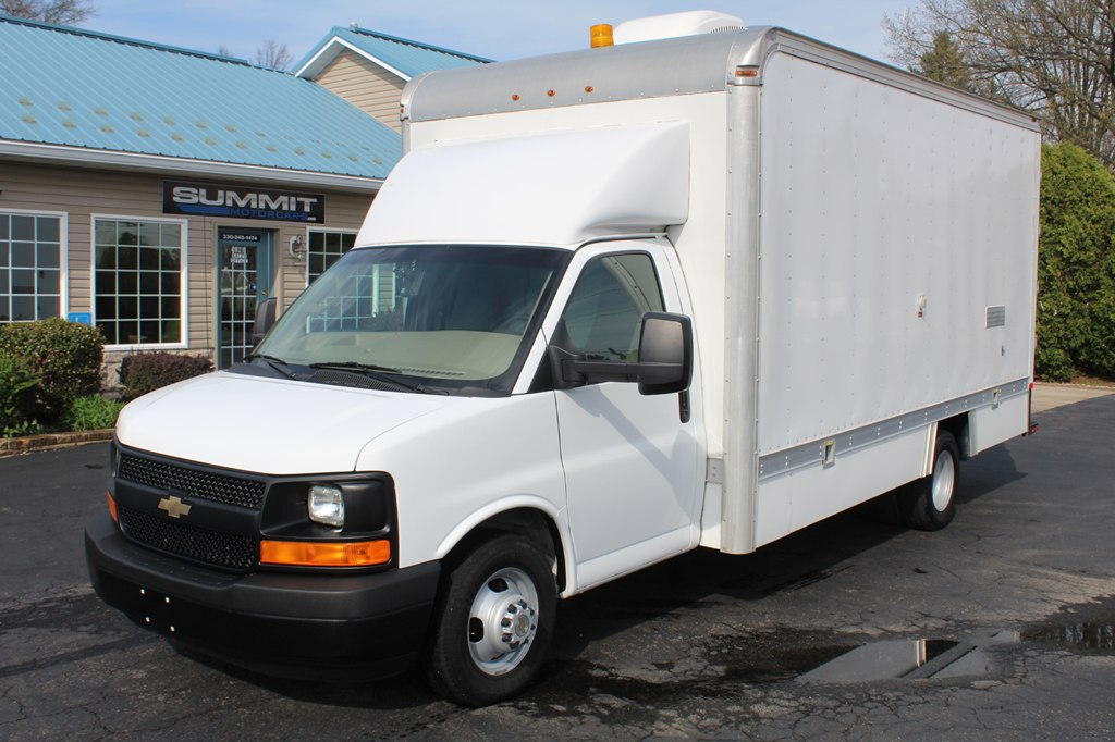 2016 Chevrolet Express 4500 177" WB Diesel's photo