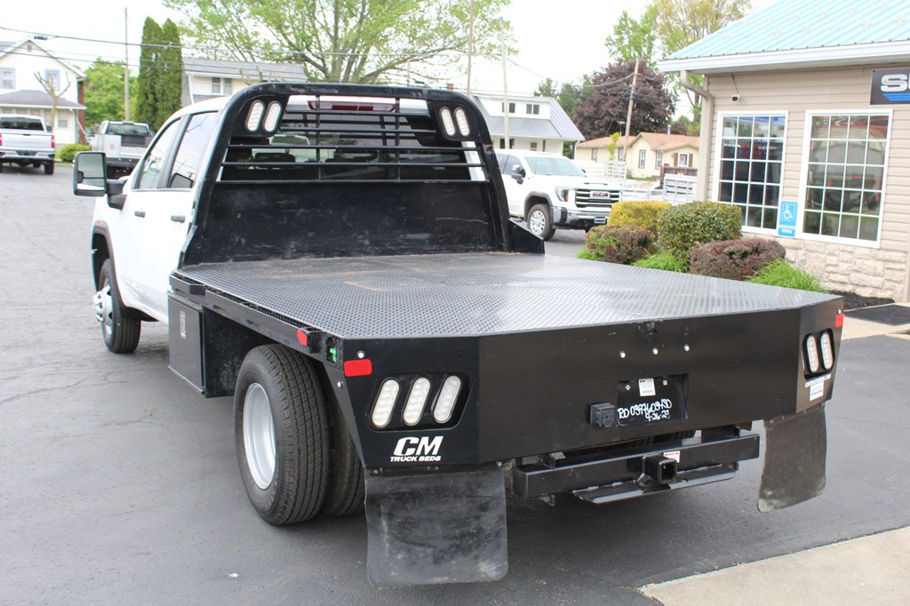 2024 GMC 3500 FLAT BED 4x4 CHASSIS PRO DURAMAX - Image 4