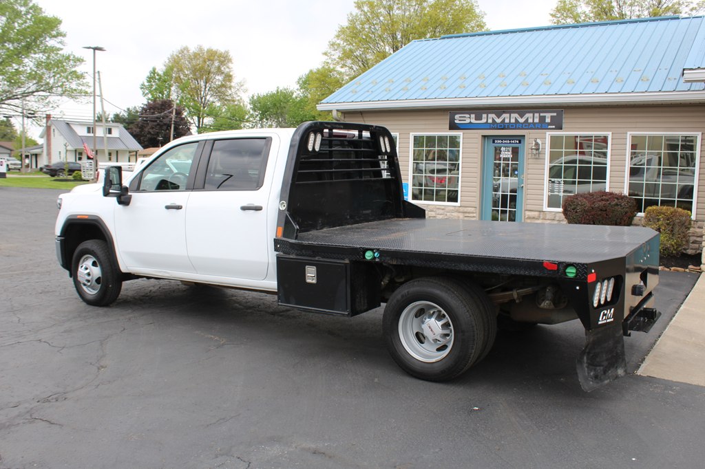 2024 GMC 3500 FLAT BED 4x4 CHASSIS PRO DURAMAX - Image 3