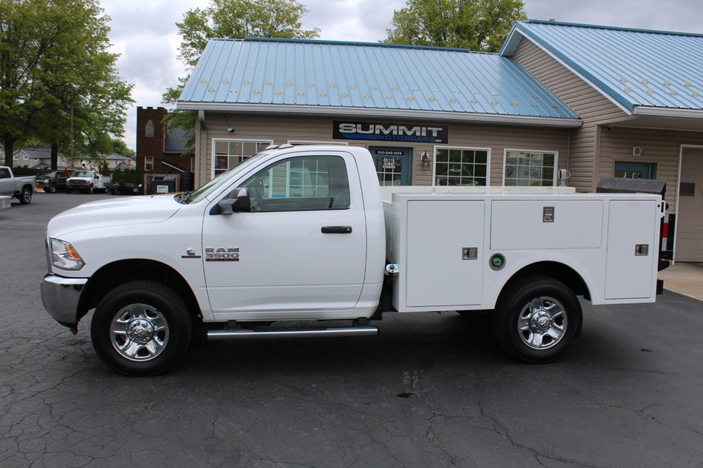 2018 Ram 3500 SERV BODY 4x4 SRW TRADESMAN DIESEL - Image 2