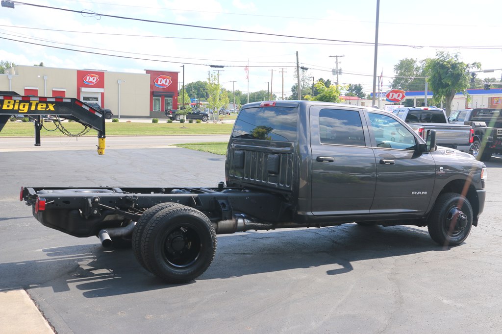 Photo 5 of 2022 Ram 3500 CHASSIS 4x4 TRADESMAN CHASSIS CREW DRW