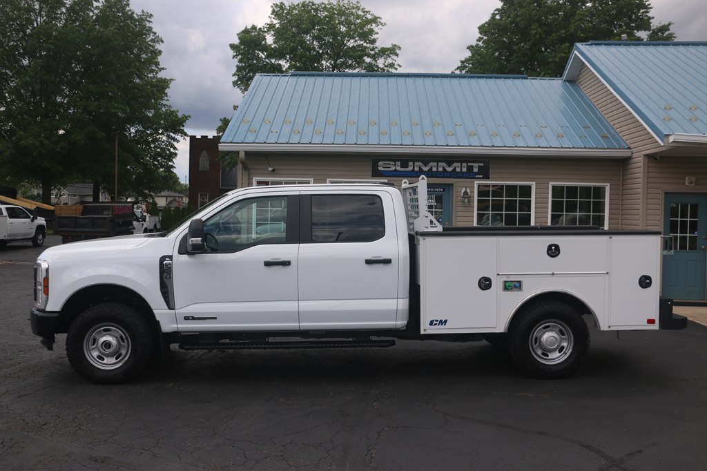 2025 Ford F-250 Super Duty XL - Image 2