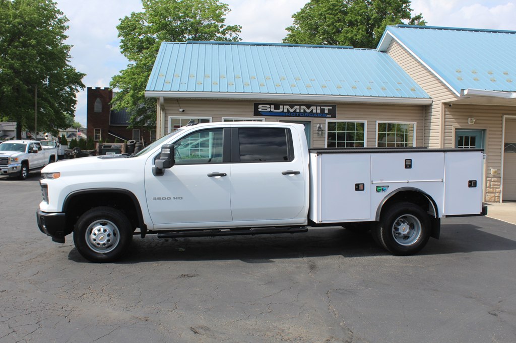 2025 Chevrolet 3500 SERV BODY 4x4 DIESEL SERVICE BODY - Image 2