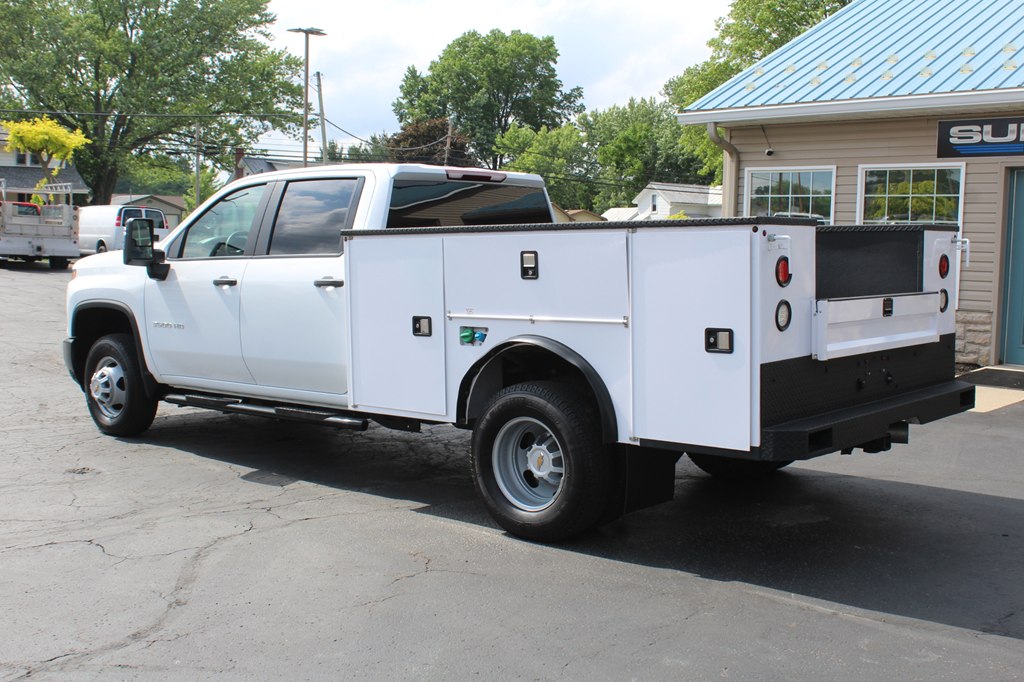 2025 Chevrolet 3500 SERV BODY 4x4 DIESEL SERVICE BODY - Image 3