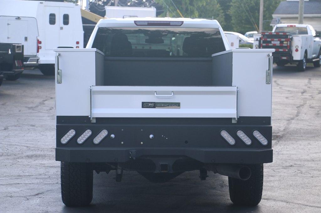 2025 Chevrolet 2500 SERV BODY 4x4 CUSTOM SERVICE BODY DIESEL - Image 4