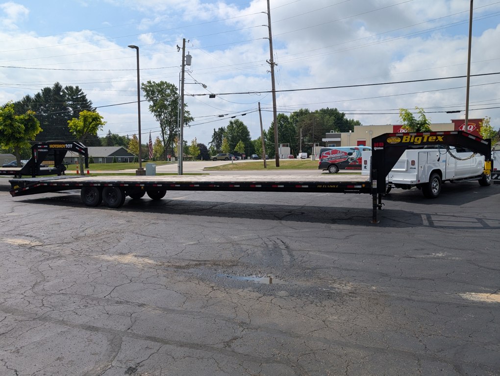 2025 BIG TEX 14GN-40D5A-MRBK 40 Ft GN 15.9K MEGA RAMPS - Image 2