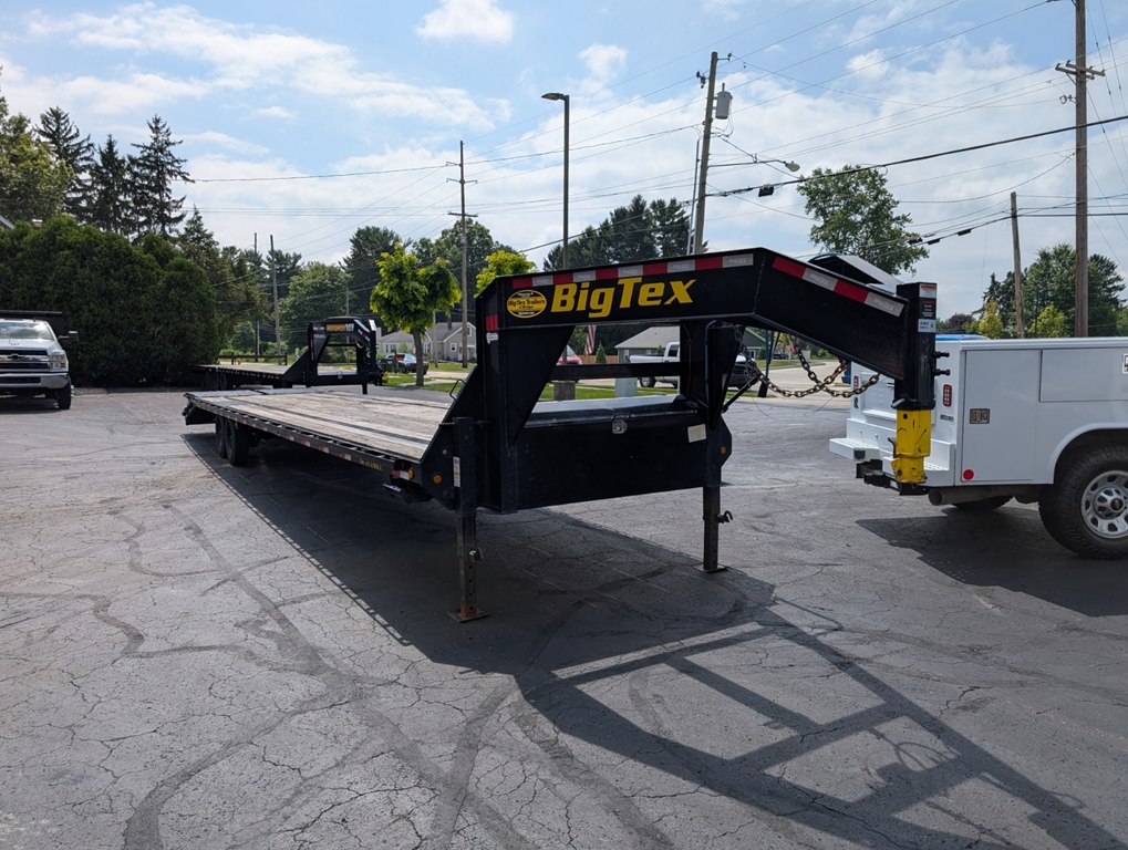 2025 BIG TEX 14GN-40D5A-MRBK 40 Ft GN 15.9K MEGA RAMPS - Main Image