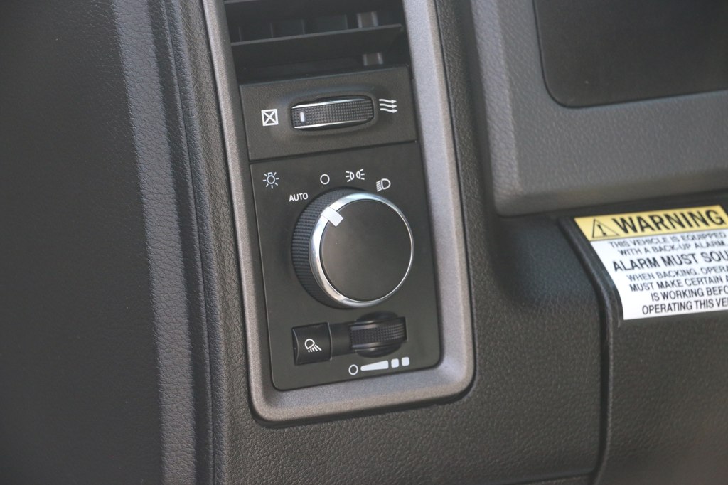 2018 RAM Ram 3500 Chassis Cab Tradesman - Photo 12